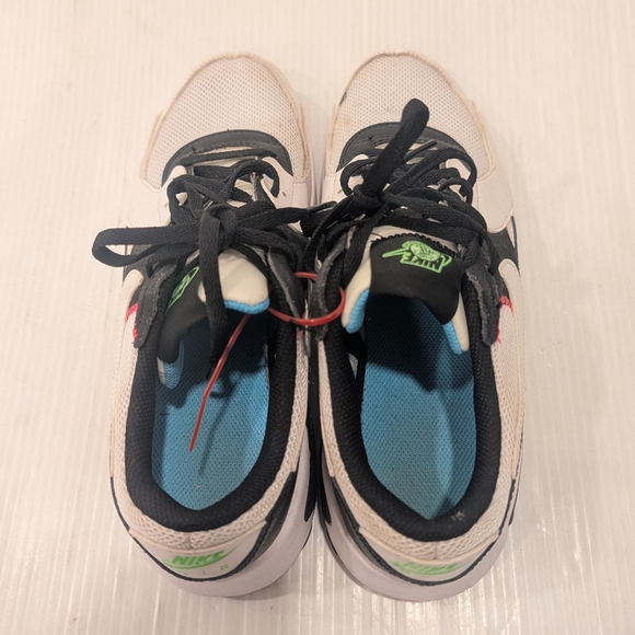 NIKE Air Max Excee Youth Kids Sneakers Black White Flash Crimson Shoes Size 6.5 - Picture 7 of 11